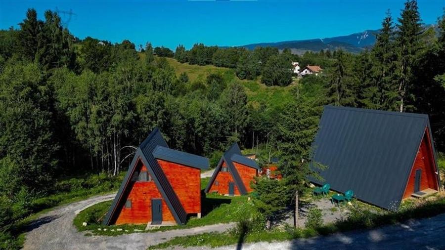 Ansamblu tip A frame, Moieciu de Jos, 2025 - 1