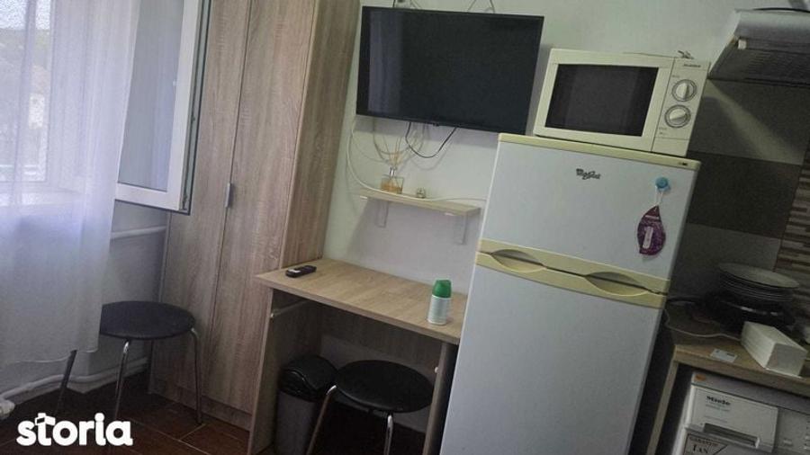 Proprietar inchiriez garsoniera Zona Medicina, Isho,12mp,baie proprie - 3
