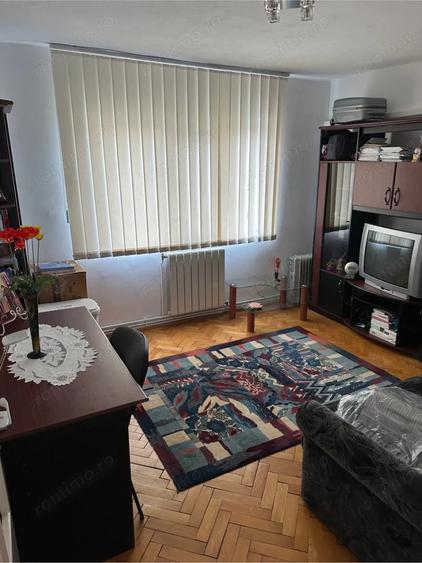 De vanzare apartament 4 camere. Steaua - 1