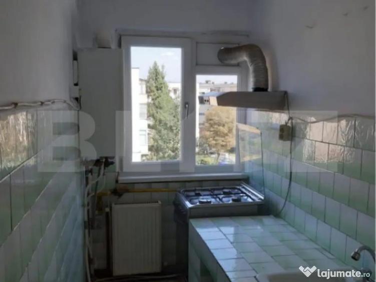 Apartament cu 2 camere, semidecomandat, zona 9 Mai - 5