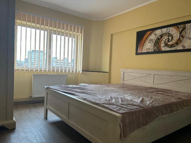 Civic - apartament 3 camere - 2 grupuri sanitare - 90 mp - 4