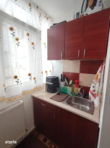 Apartament cu 2 camere decomandat în Craiovița Nouă