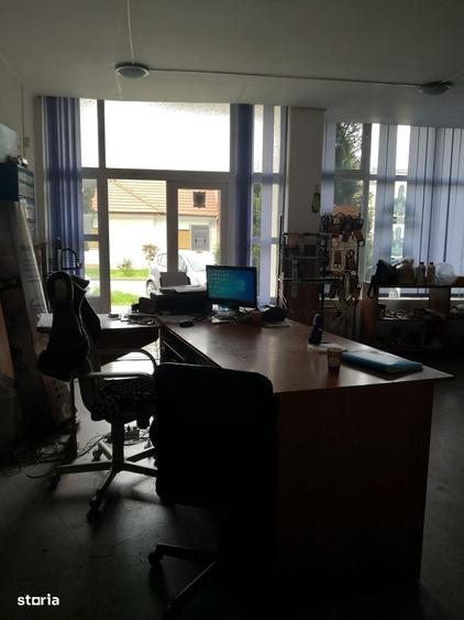 Spațiu comercial, de 90 mp, în Simeria