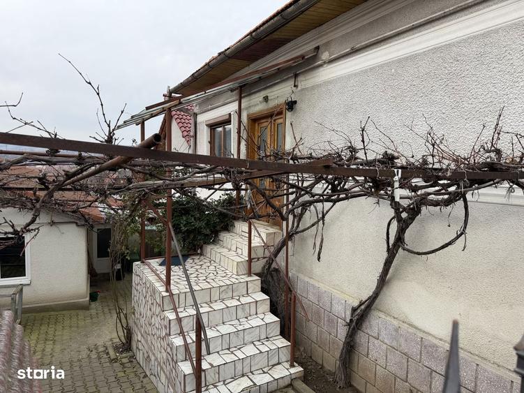 Casa la strada principala cu 5 camere, teren 496 mp, Cindeni - 3