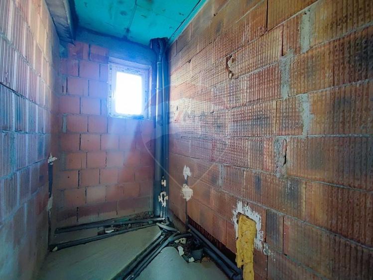 Casă / Vilă cu 5 camere de vânzare - 17