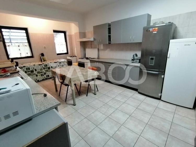 Pensiune 13 camere 16 bai sauna piscina si teren 1565 mp Cisnadioara - 23