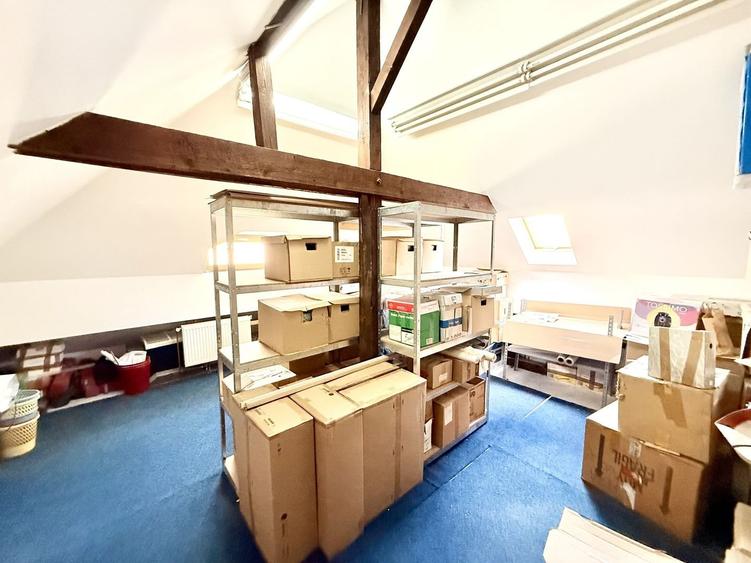 Piata Unirii Fantani Vila  500 mp utili curte 204 mp - 18