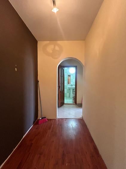 1 Decembrie 1918 4 Camere Etaj 3 81 Mp  Bloc 1976 5 Min Metrou - 15