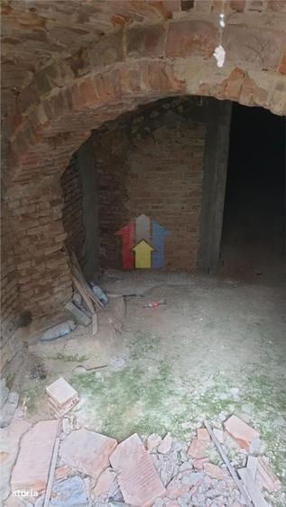 Casă cu 4 camere în Nicolae Bălcescu