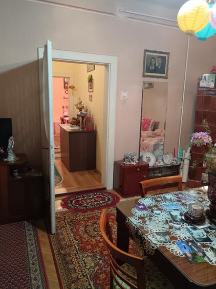 Casă cu teren generos de 1400 mp, ideală pentru locuință sau activitate comerciă - 2