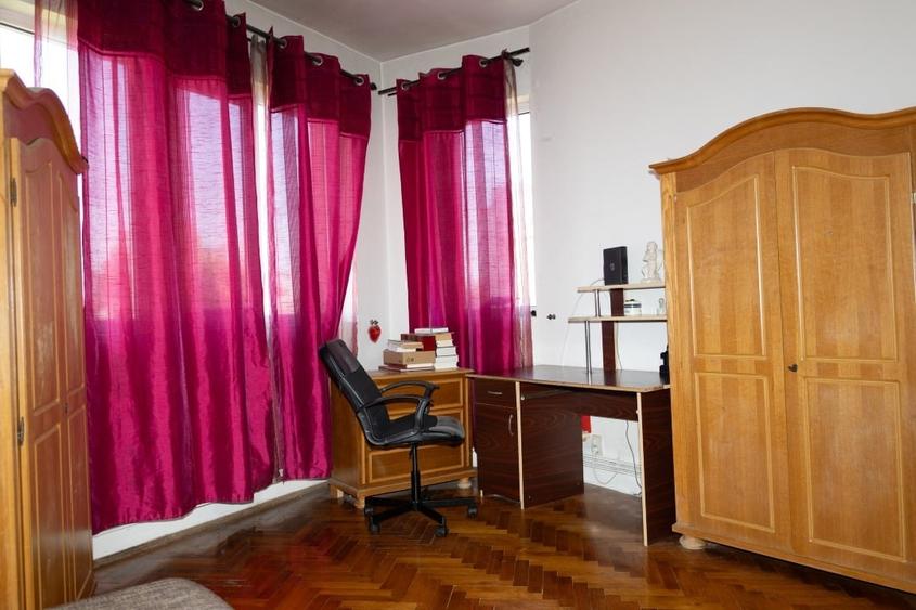 Se vinde impresionanta vila cu 10 camere plus teren in centru Ploiești - 9