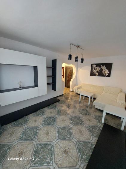 Ofer spre inchiriere apartament cu 2 camere decomandat - 1