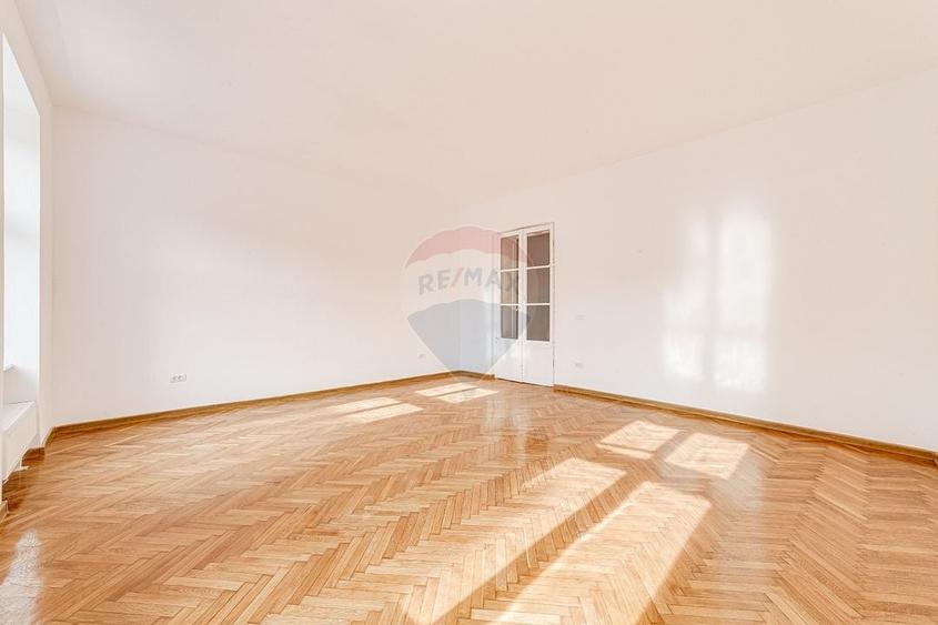 Apartament cu 2 camere de vanzare in zona Teatrului de Stat - 10