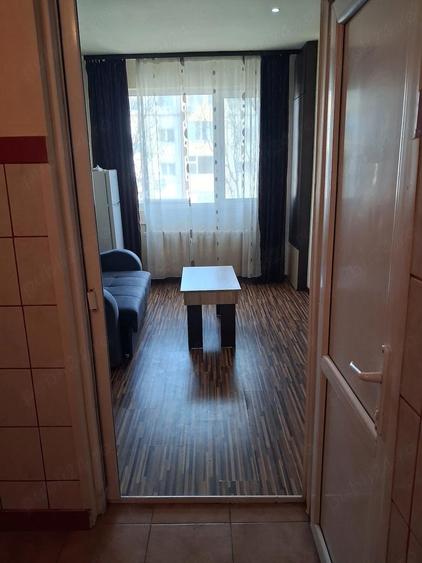 Garsoniera ,Zona Far - 5