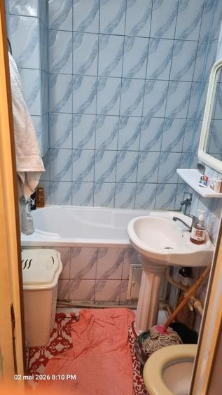 Apartament cu 3 camere semidecomandat în Sălaj