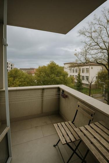 Apartament cu 2 camere decomandat, mobilat în Faleza Nord