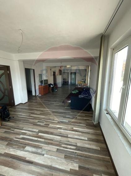 Casa / Vila cu 7 camere de vanzare - 7