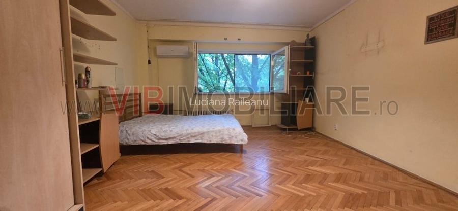 Calea Calarasilor- Decebal -Bloc mixt - 5 minute metrou P-ta Muncii