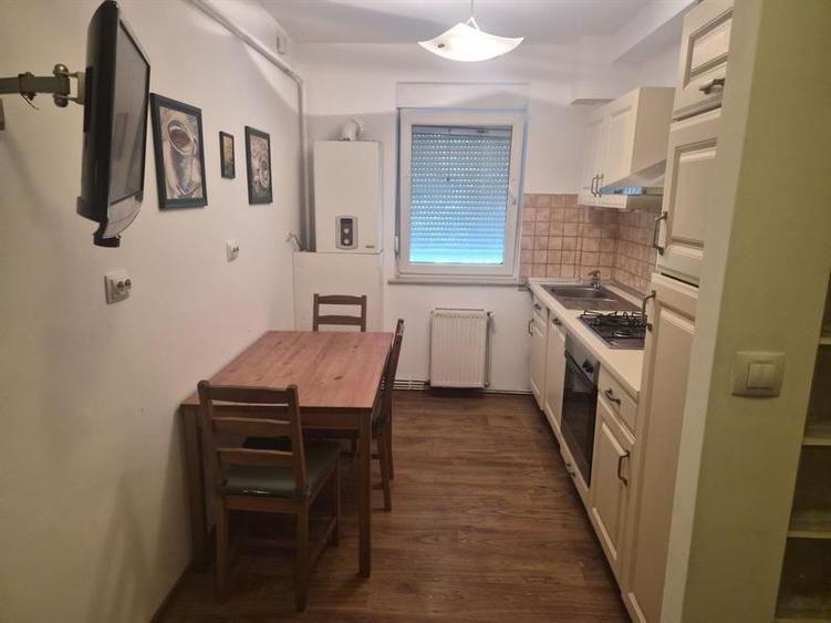 Apartament cu 2 camere semidecomandat în Brazda lui Novac