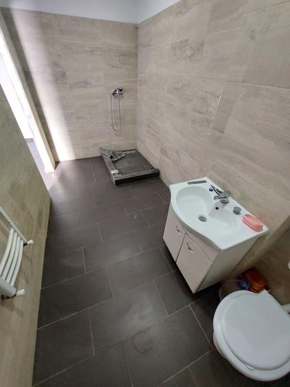 Spatiu Comercial de Inchiriat - Stradal - 4 locuri de parcare - Zona Cristalului - 6