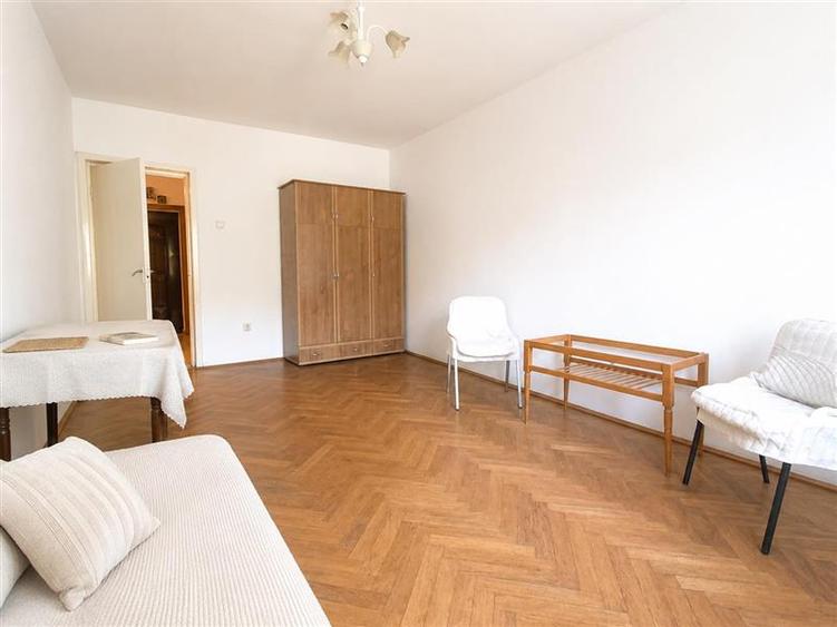 Apartament cu 3 camere decomandat în Drumul Poienii