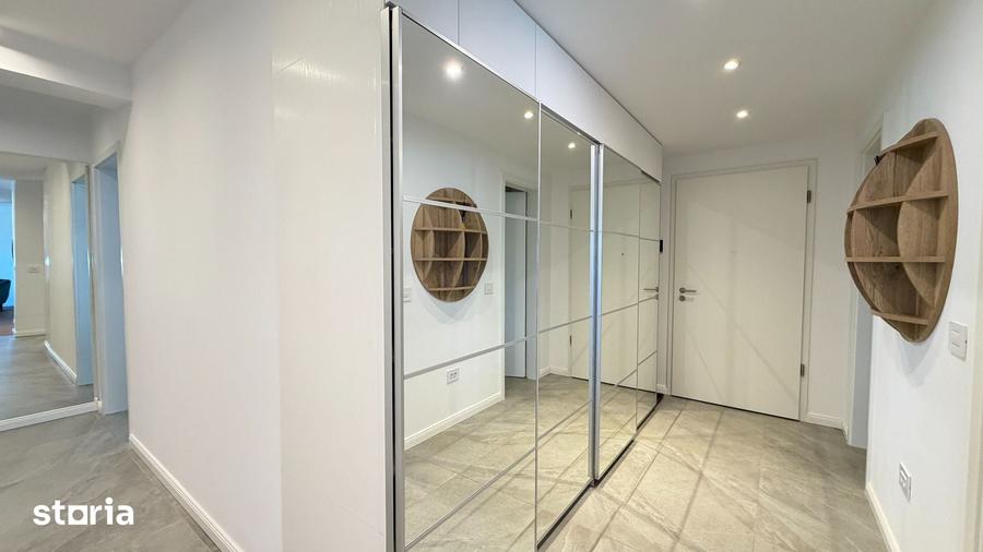 Apartament cu 4 camere în Tractorul