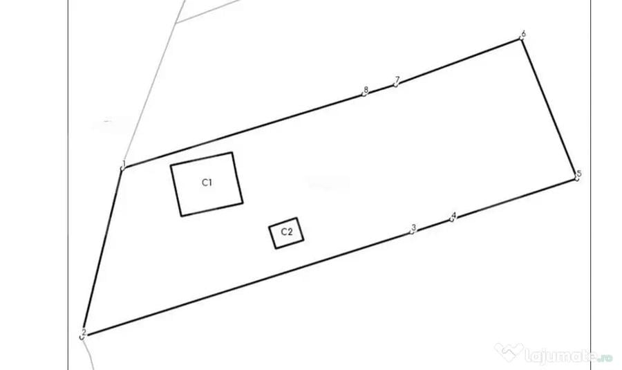 Casă cu 3 camere cu Teren 1100 Mp în Central