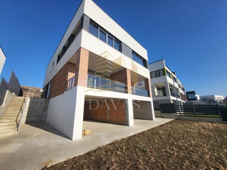 Duplex cu 4 camere cu Teren 200 Mp în Iris