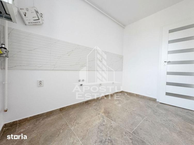 Garsonieră decomandată în Girocului