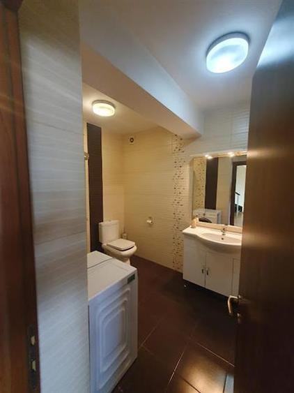 Apartament cu 4 camere decomandat, mobilat în Tudor