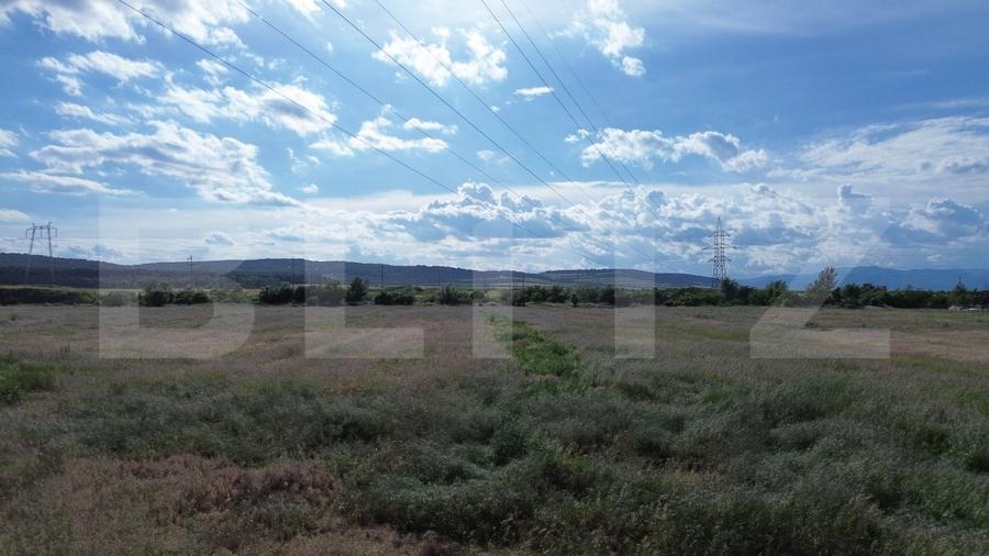 Teren Construcții intravilan de 2056 mp, în Petrești