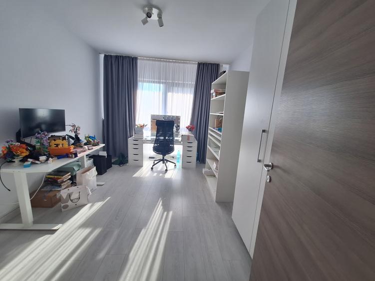 Apartament cu 4 camere în Politehnica