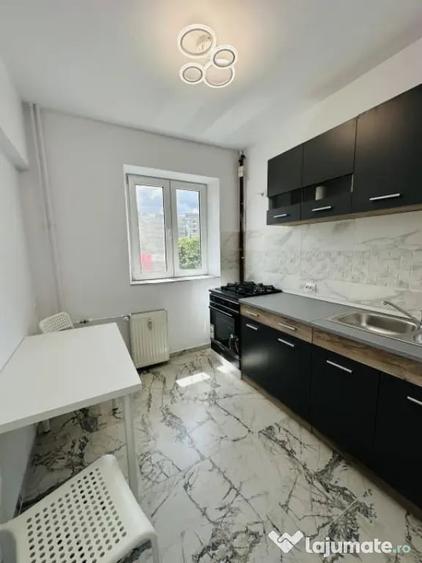 Apartament cu 2 camere decomandat în Basarabia