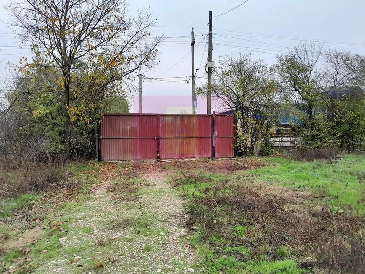 Casă cu 3 camere cu Teren 15000 Mp în Bărcănești