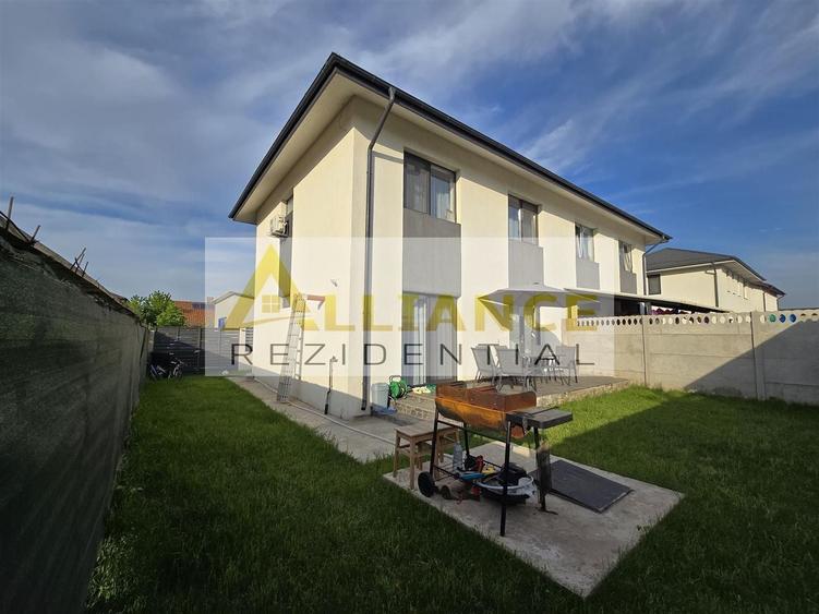 Duplex cu 4 camere cu Canalizare în Berceni