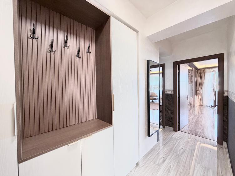 Apartament cu 4 camere în Tractorul