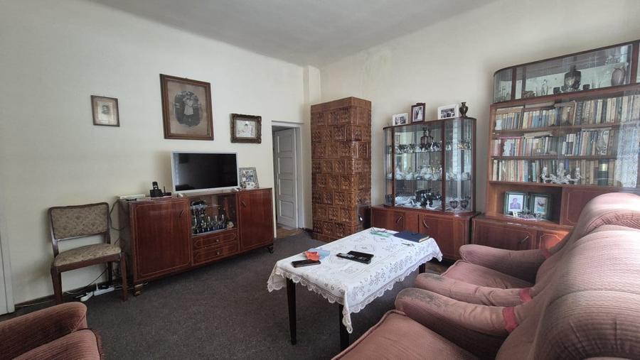 Casă individuală cu 4 camere cu Canalizare în Casa de Cultură