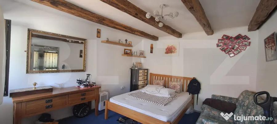 Casă cu 3 camere cu Teren 3800 Mp în Părău