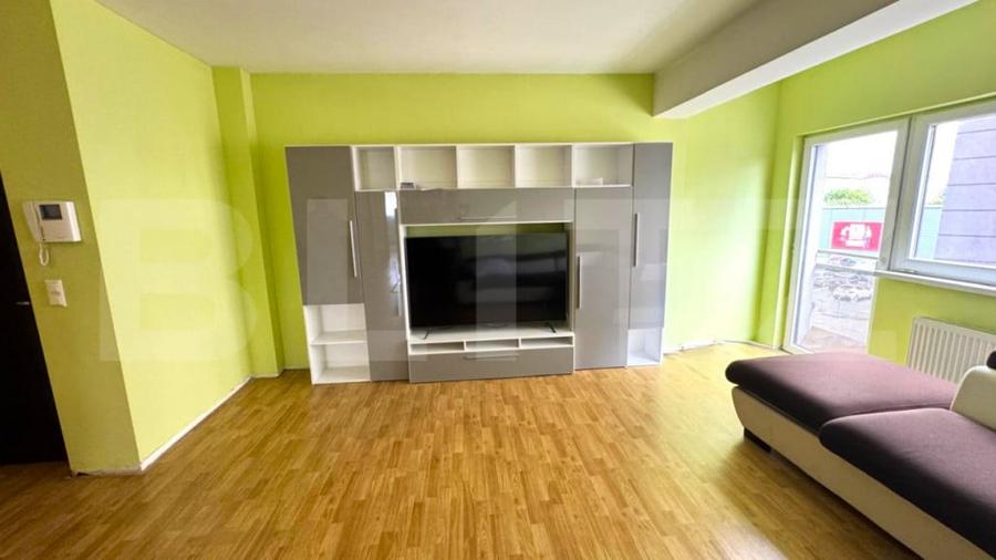 Apartament cu 3 camere decomandat în Independenței