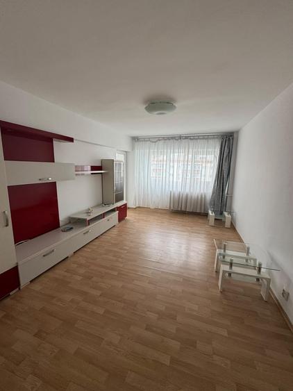 Apartament cu 4 camere decomandat în Moșilor