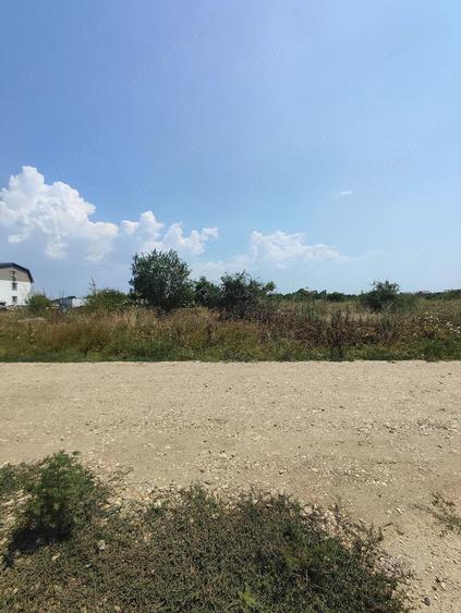 Teren de 800 mp, în Cornetu
