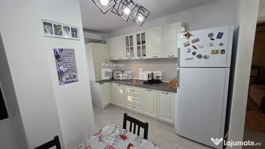 Apartament cu 3 camere decomandat, mobilat în Cornitoiu