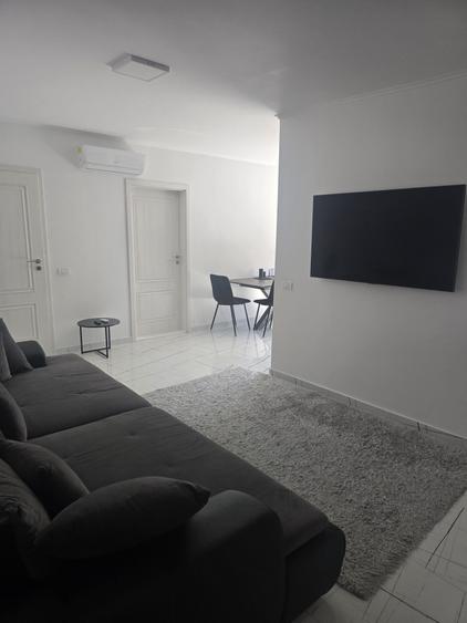 Apartament cu 3 camere decomandat în Lotus