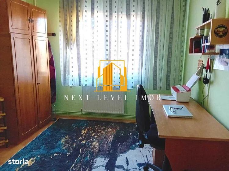 Apartament cu 3 camere decomandat în Găvana