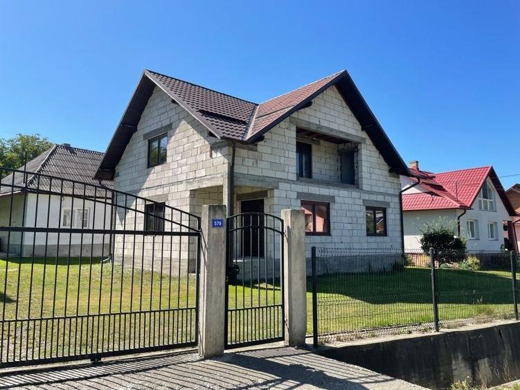 Casă cu 3 camere cu Teren 1000 Mp în Moisei