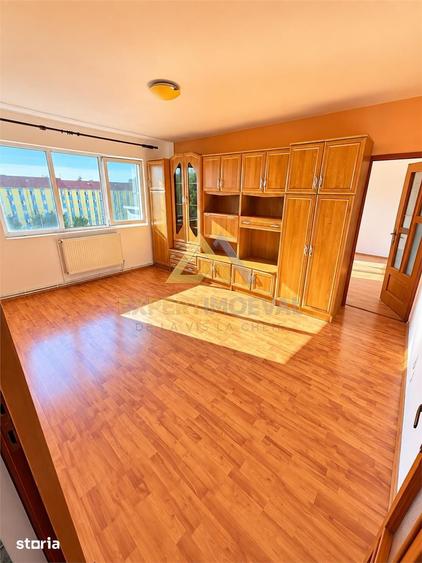 Apartament cu 2 camere semidecomandat în Traian