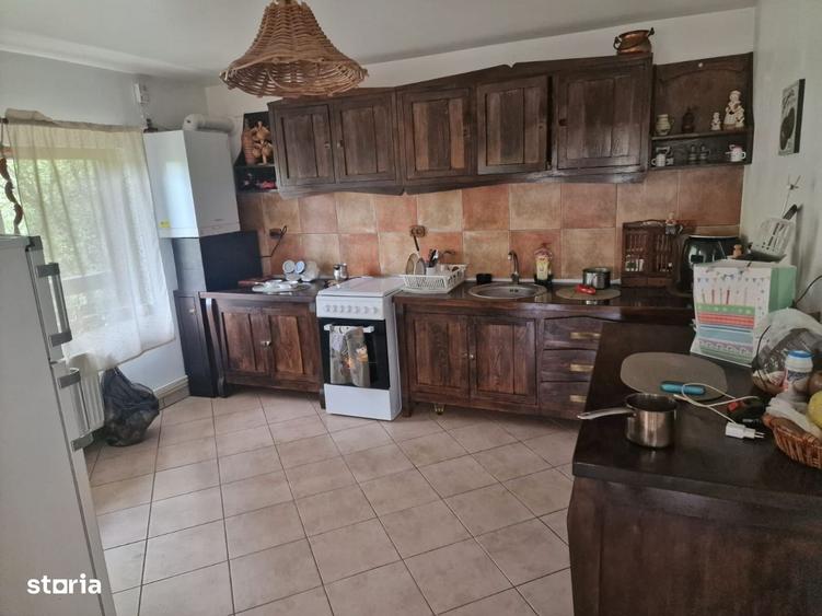 Casă cu 4 camere în Comarnic