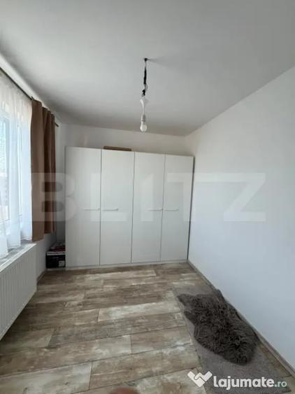 Apartament cu 3 camere decomandat în Florești