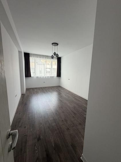 Apartament cu 3 camere în Drumul Carului