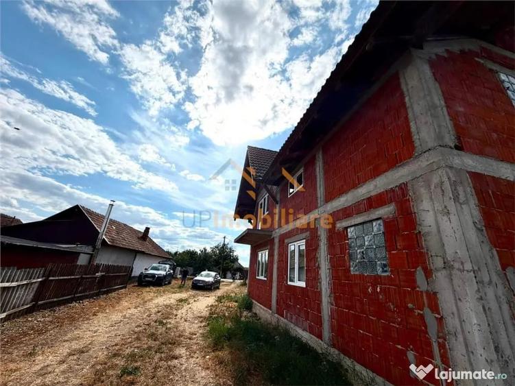 Casă cu 4 camere cu Teren 1439 Mp în Inand
